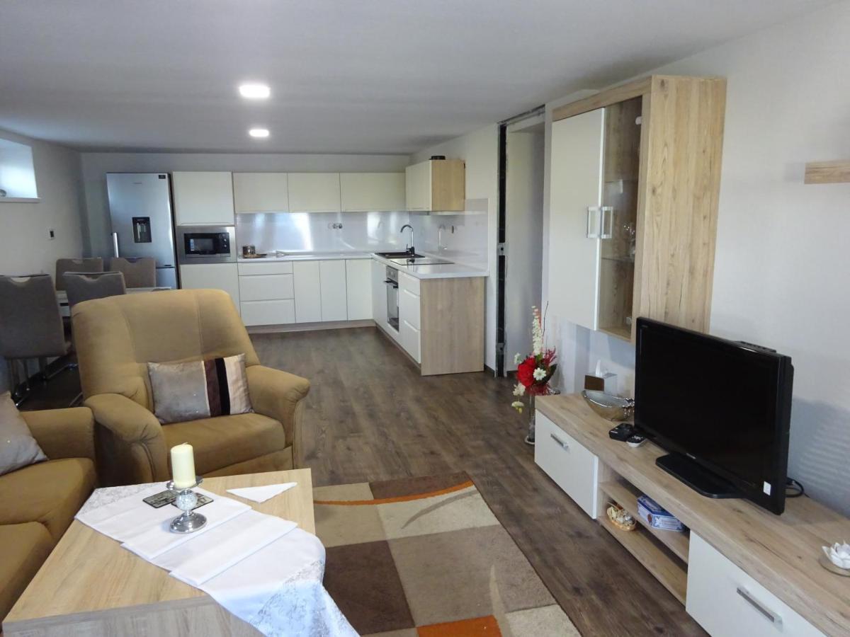 Family Friendly Apartment 3 Adults Plus Child Ruzomberok Exterior foto