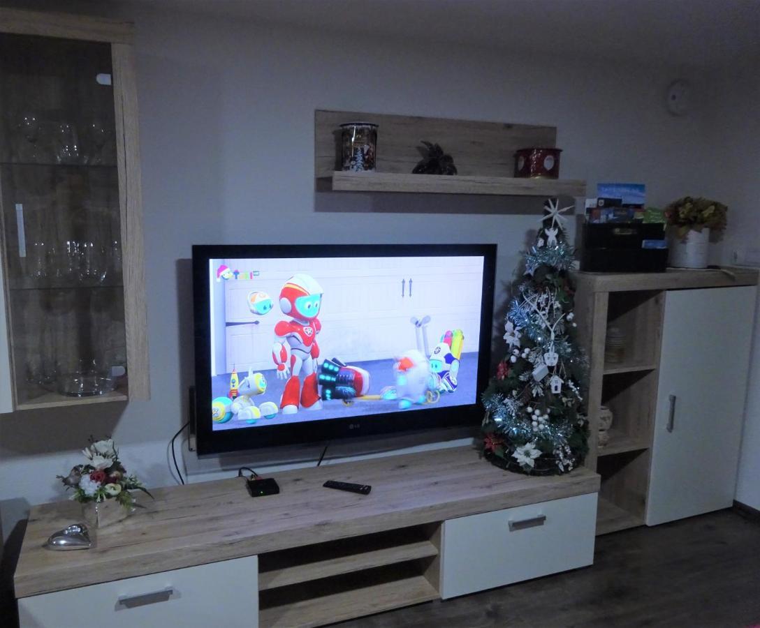 Family Friendly Apartment 3 Adults Plus Child Ruzomberok Exterior foto